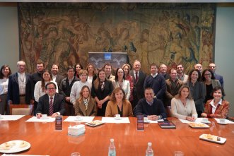 Desayuno Alumni abordó los desafíos de la filantropía efectiva