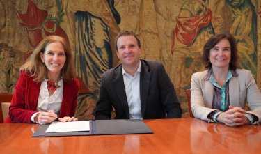 Dirección de Alumni y Smartycar formalizan nueva alianza estratégica
