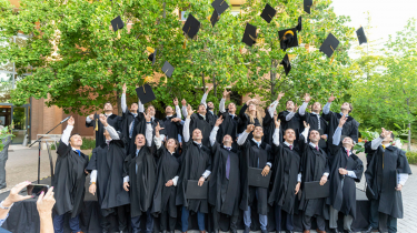 ALUMNOS DEL MASTER EN DESARROLLO E INVERSIÓN INMOBILIARIA TUVIERON SU CEREMONIA DE GRADUACIÓN Y RECIBIERON SU DIPLOMA
