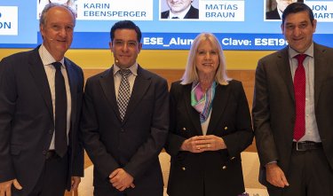 Con interesante conferencia sobre el escenario geopolítico mundial se reinaugura el Aula Magna María Luisa Rey